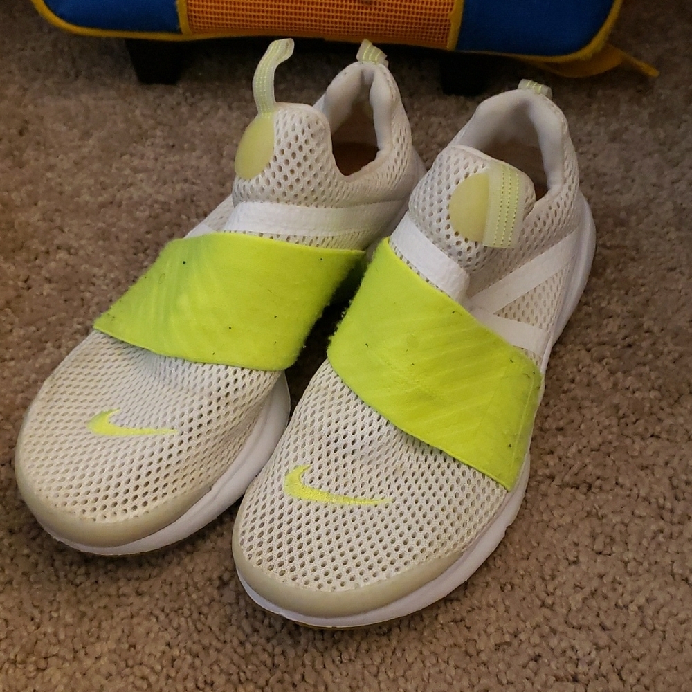 Nike Kids Shoes - White and Yellow